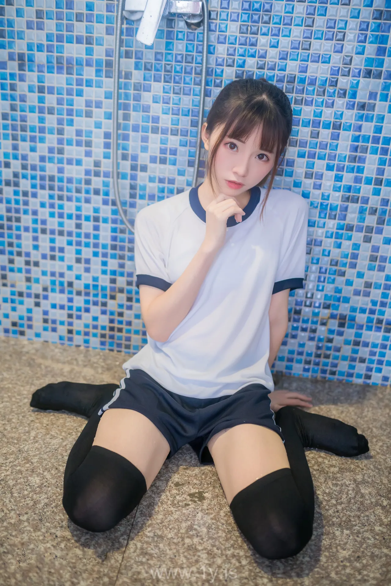 绮太郎 湿身体操服